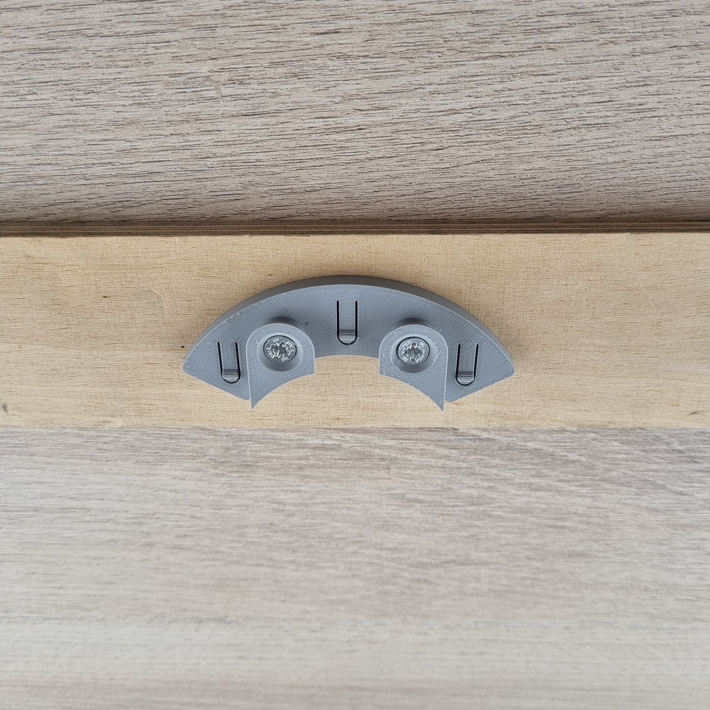 Headset / headphone wall mount hanger