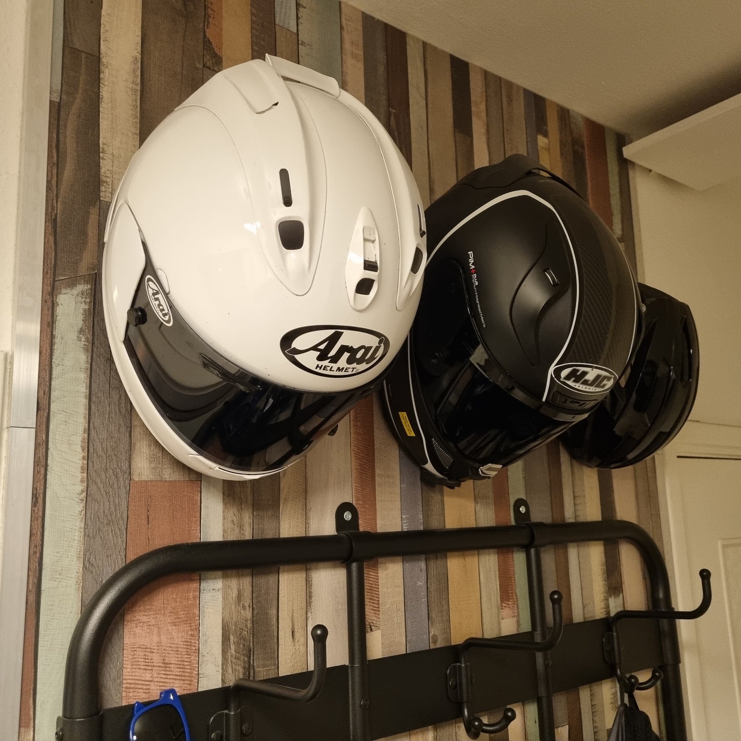 Helmet wall mount